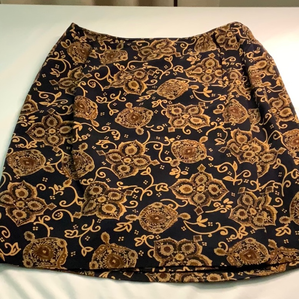Elegant Black and Brown Patterned Skirt Chaus